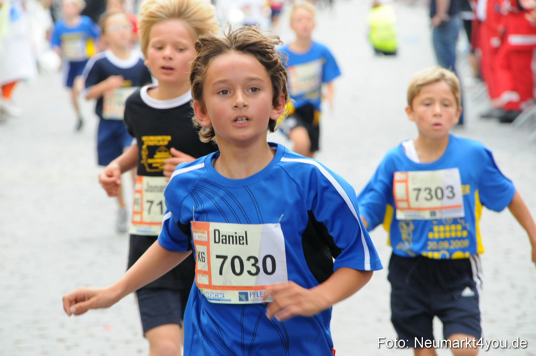 0100 Stadtlauf Neumarkt Bambinilaeufe 200909